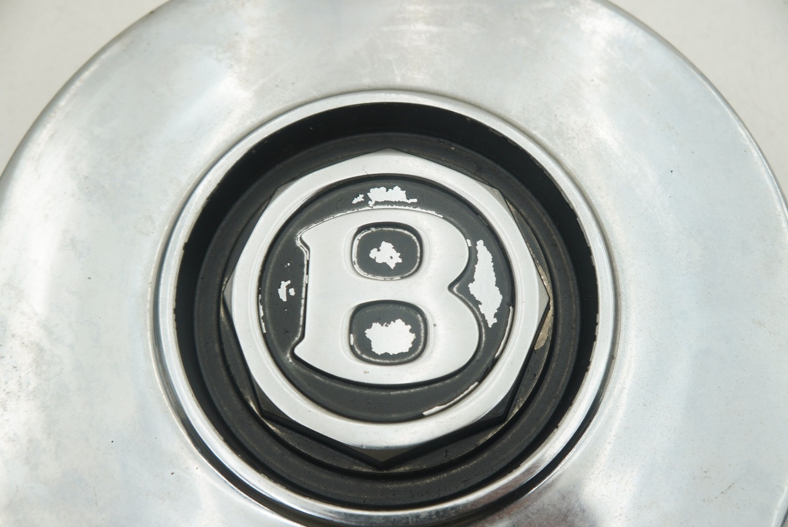 Center Wheel Hub Cap Cover Lock UR71750 Bentley Continental Mulsanne Eight Turbo
