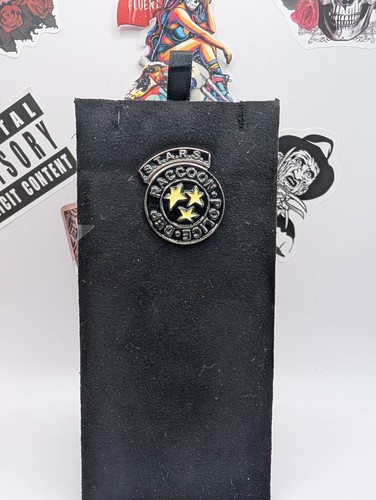 Resident Evil Pin Badge - Picture 1 of 2
