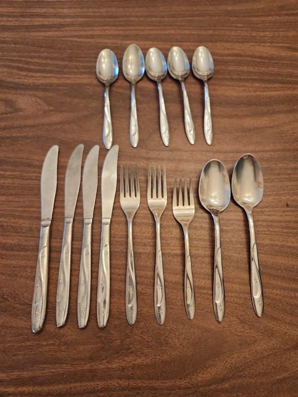14 Pc Vintage Americana Star Stainless Mid-Mod Flatware