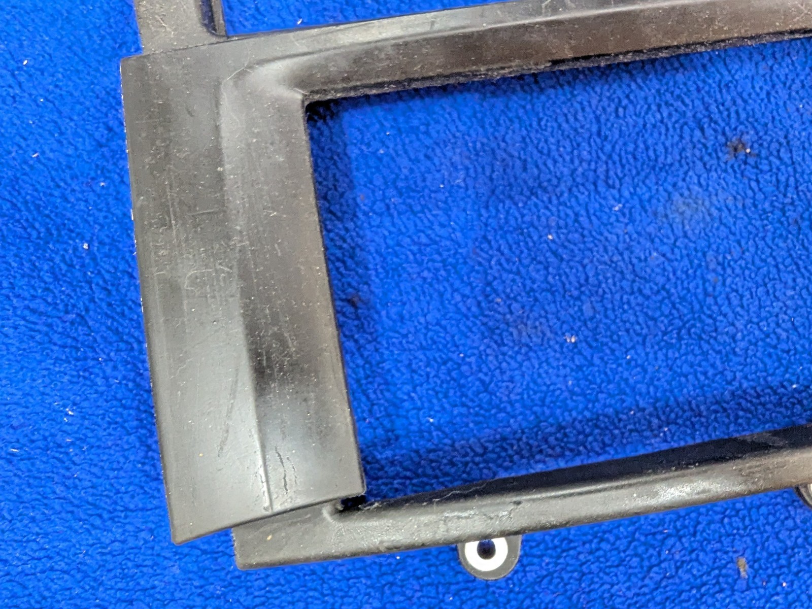 Maserati GranTurismo Center console trim panel