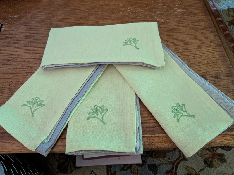 Set of 4 Cloth Napkins 100% Cotton Light Green 18” Square
