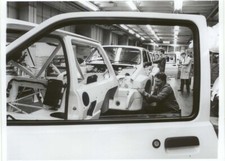 MG Metro 6R4 on Longbridge Production Line original b/w Press Photo Pub. 10094/1