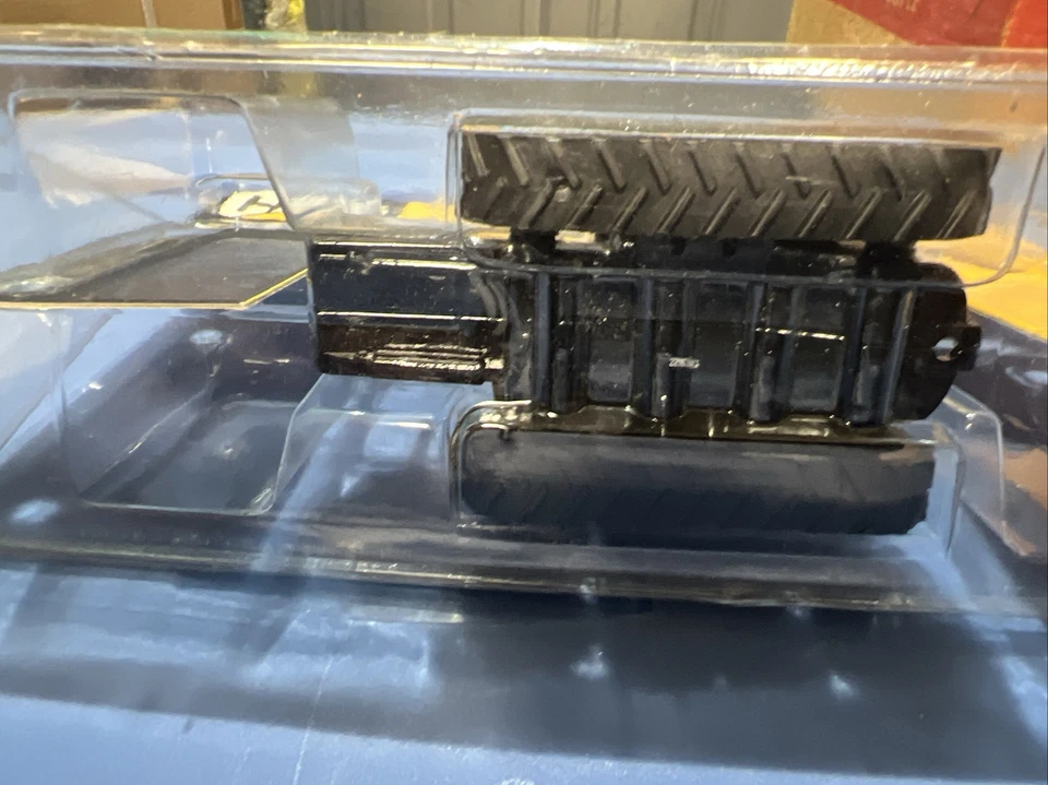 1989 Caterpillar Challenger 65 Farm Show Edition The ERTL Company Toy - Image 4 of 4