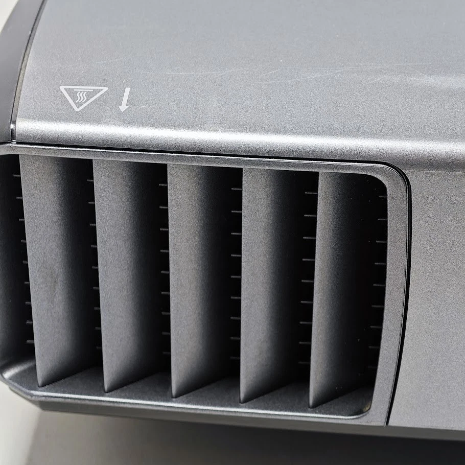 Proiettore DLP Sharp XG-F210X - Non Testato, Segni Di Usura - Immagine 3 di 4