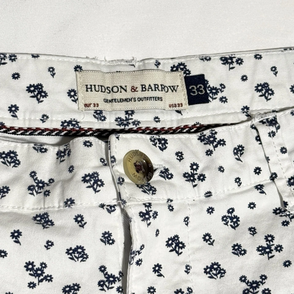Pantalones Cortos Chinos Hudson & Barrow Para Hombre Cintura 33 Blanco con Patrón Floral Azul Marino Foto 4 de 4