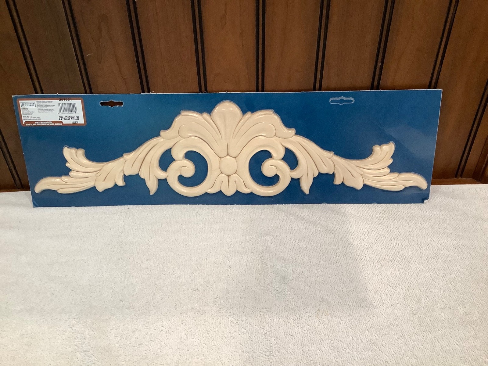 EverTrue White Hardwood Scroll Applique Onlay 22 x 5.25” Ornamental Moulding
