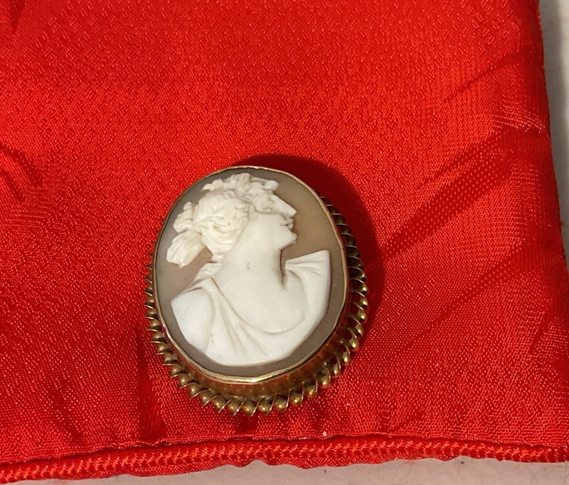 14K YELLOW GOLD SHELL ANTIQUE SHELL CAMEO  DIANA The Huntress BROOCH PIN PENDANT