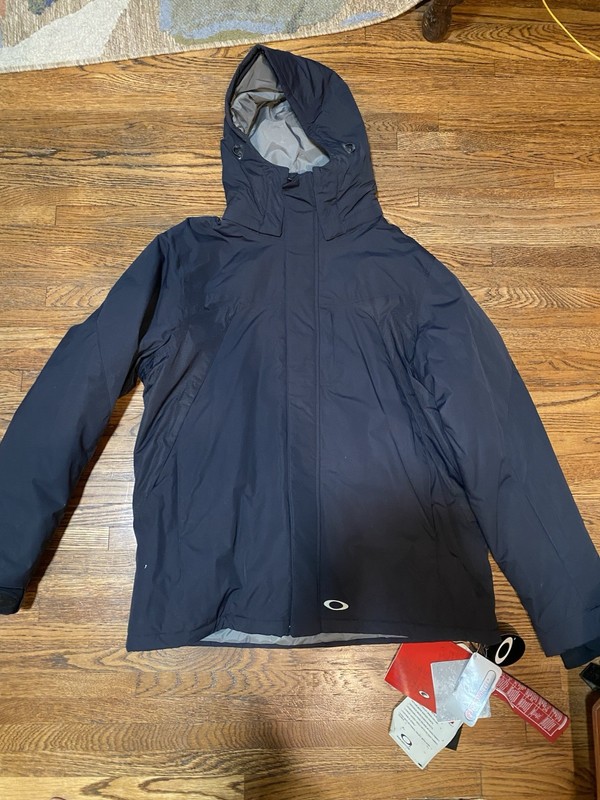 Oakley Paratrooper Ski Jacket. Medium. Brand New ! Never Worn.