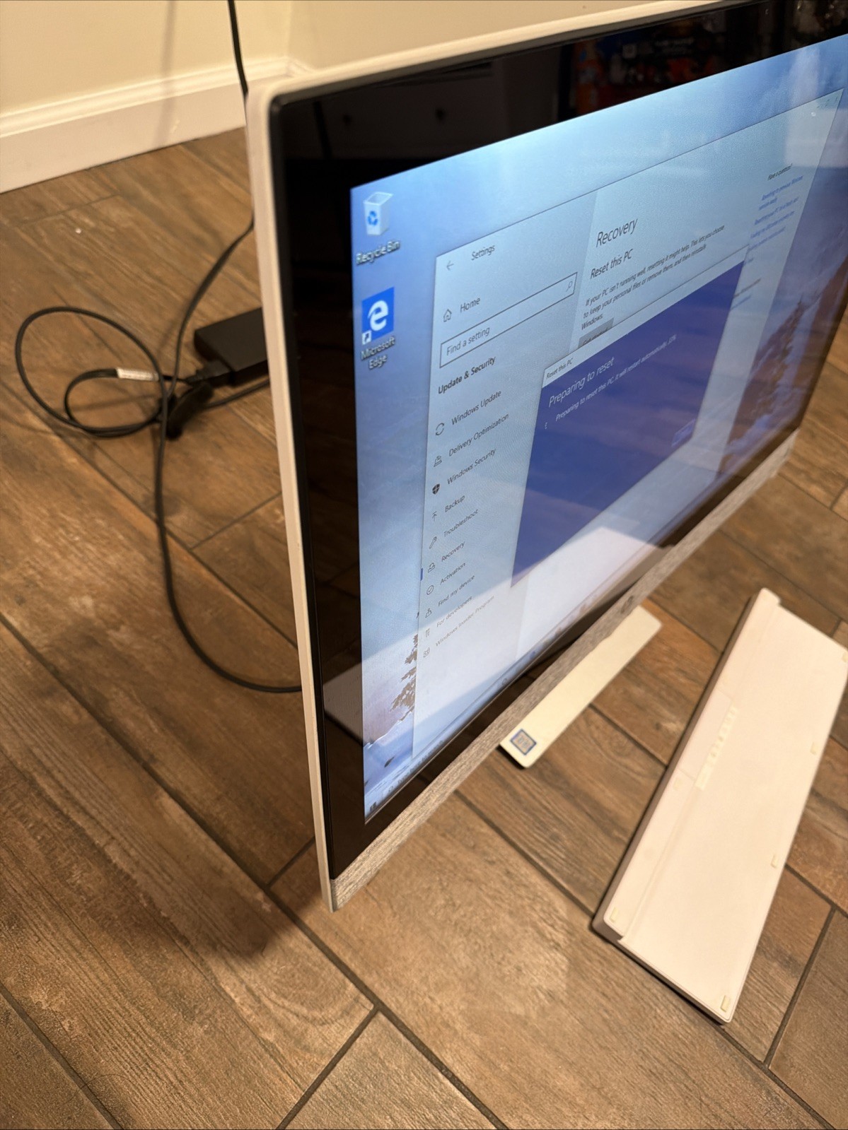 HP Pavilion All In One 27 R0xx I7 12gb Ram 1TB Windows 10 Touchscreen W Keyboard