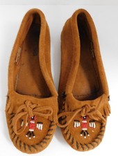 Minnetonka Brown Moccasins 602 Women Size 7.5 with Beaded Thunderbird Design
