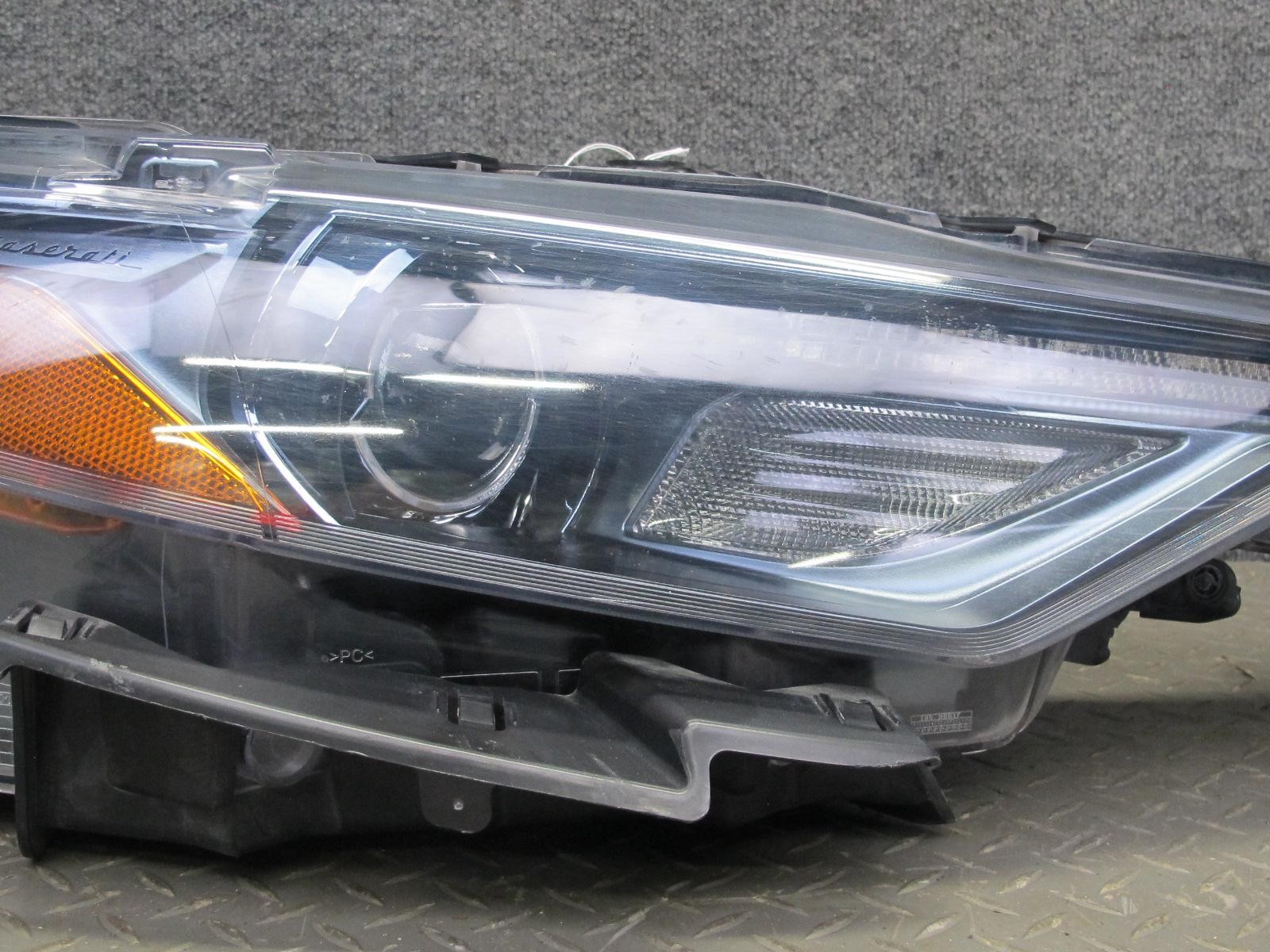 2017-2020 MASERATI LEVANTE M161 FRONT RIGHT SIDE AFS XENON HID HEADLIGHT LAMP