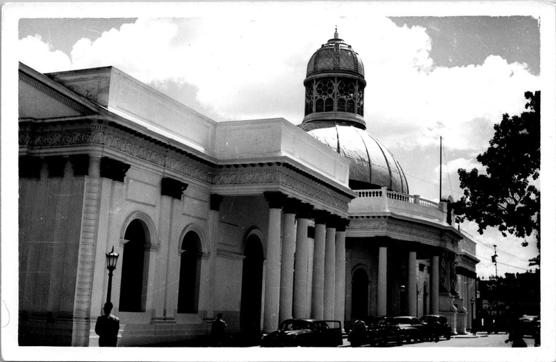 Vintage RPPC El Capitolio Caracas Venezuela Distribuidora Santiago Unposted