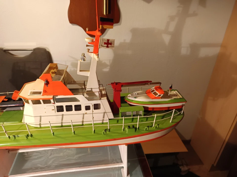 Schönes RC Modell eines Rettungskreuzers - Bild 3 von 4