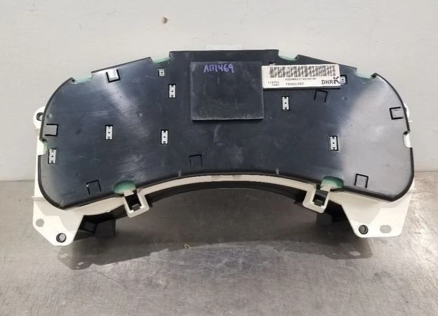 2000-2002 Chevy Silverado 1500 2500 3500 OEM AT Speedometer Gauges Cluster MPH - Image 2 of 4