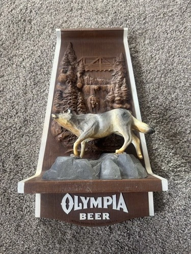 Vintage OLYMPIA Beer Wall Mount Sign Wildlife Series 3D ~ Grey Wolf Figure