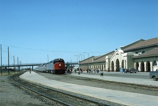 ND ORIGINAL DIA AMTK AMTRAK SDP40F #566 1 MIT PERSONENZUG PHOENIX AZ 1975