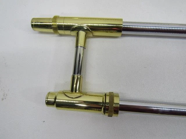 MENDINI DE CECILIO BB TROMBÓN DESLIZANTE TENOR MOD MTB-L DORADO USADO CON ESTUCHE RÍGIDO Foto 2 de 4