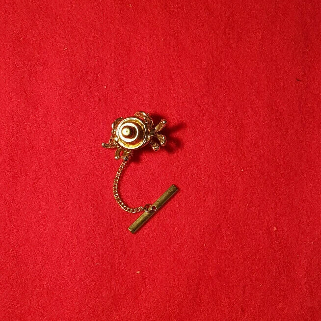 Vintage Men's Tie Tack. Crab with Green Shell. Pale Greenish Yellow Stone. - Image 3 of 4