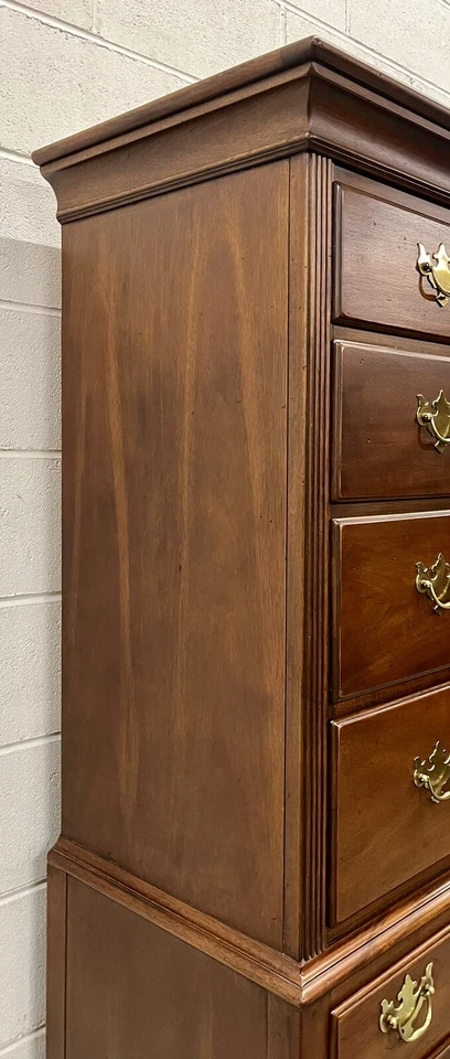 Сундук на подставке Hickory Chair Furniture Co. из красного дерева с семью ящиками 72 дюйма; как новый - Изображение 3 из 4