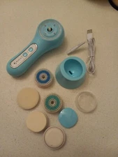 Facial Cleansing Brush White Ultimate Skin Spa Exfoliating 5 Brush Heads NEW 