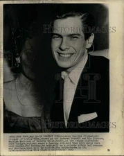 1952 Press Photo Singer Johnny Ray and finance Marilyn Morrison at nightclub