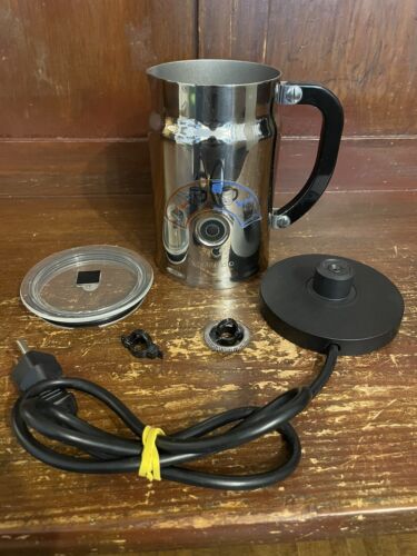 Nespresso Electric Milk Frother Aeroccino Plus Stainless  Model 3192 Hot & Cold - Picture 1 of 16