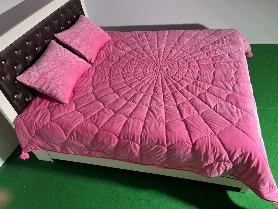 Pink Velvet Handmade Warm Comforter Handmade, Lightweight, Solid Print Quilt Set - Image 3 of 4