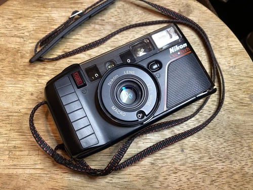 Nikon One Touch  35mm 1:2.8 Point Shoot Film Camera Tested Working READ
