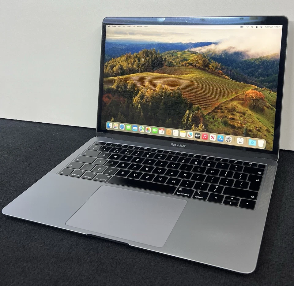 Apple MacBook Air 13" 2019 · i5 · 16GB · 256GB, photo 2 of 5