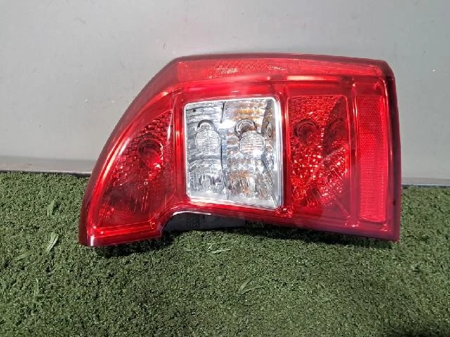 KIA Rondo 2010 nueva luz trasera derecha Foto 4 de 4