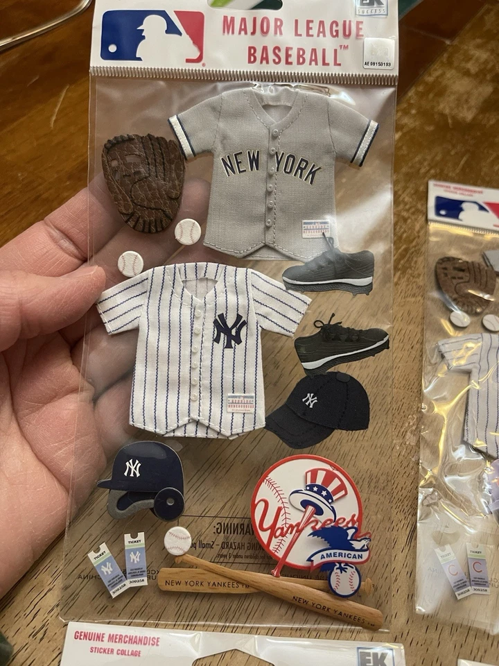 Pegatinas de béisbol EK SUCCESS Jolee's Boutique MLB Braves Cubs Yankees Medias Rojas Foto 2 de 4