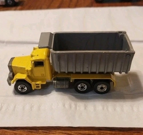 Hot Wheels 1979 Peterbilt Yellow Dump Truck Vintage Diecast With Bed And Tailgat