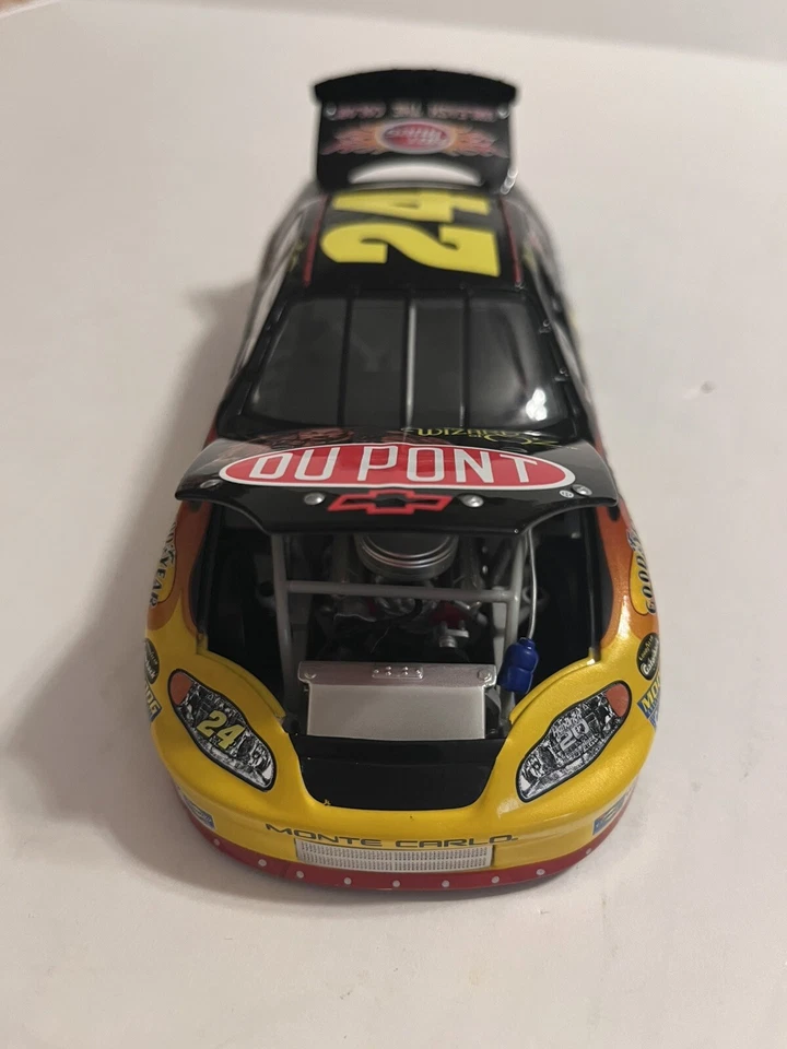 Jeff Gordon #24 2004 DuPont The Wizard of Oz 1:24 NASCAR Action - Image 4 of 4