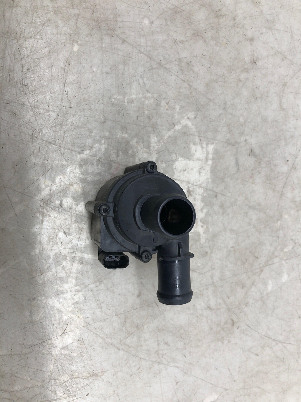 2016-2020 BENTLEY BENTATGA OEM ELECTRIC AUXILIARY COOLANT WATER PUMP 06H121601N