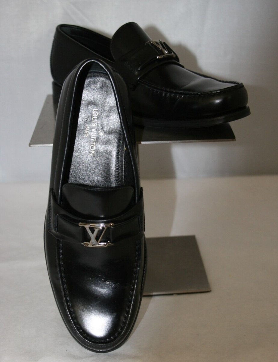 Louis Vuitton Authentic Major Loafer Black Silver LV Men display picture 1