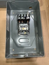 Square D 8903-L030 30 Amp 600v 3 Pole Lighting Contactor 120v Coil Enclosure