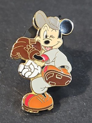 DISNEY PIN! MICKEY MOUSE PLAYING BASEBALL WITH A BASEBALL GLOVE. Gold Back 