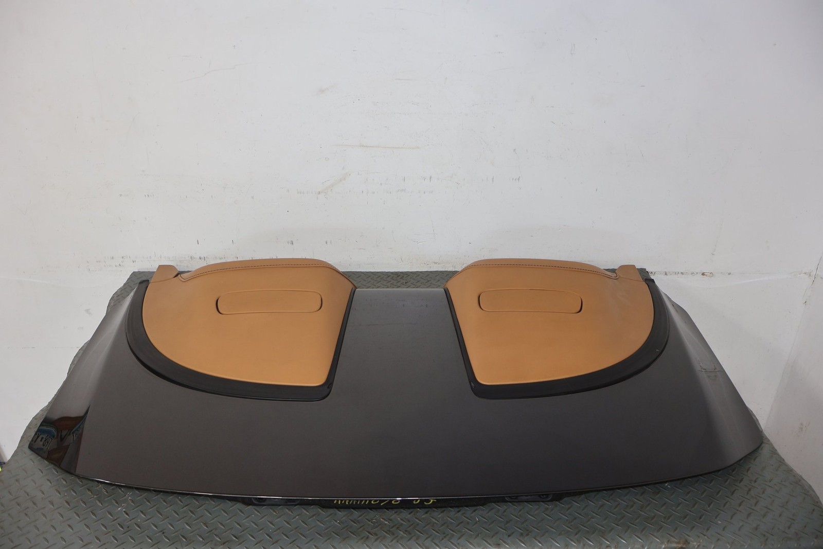 Aston Martin V8 Vantage Tonneau cover Silver