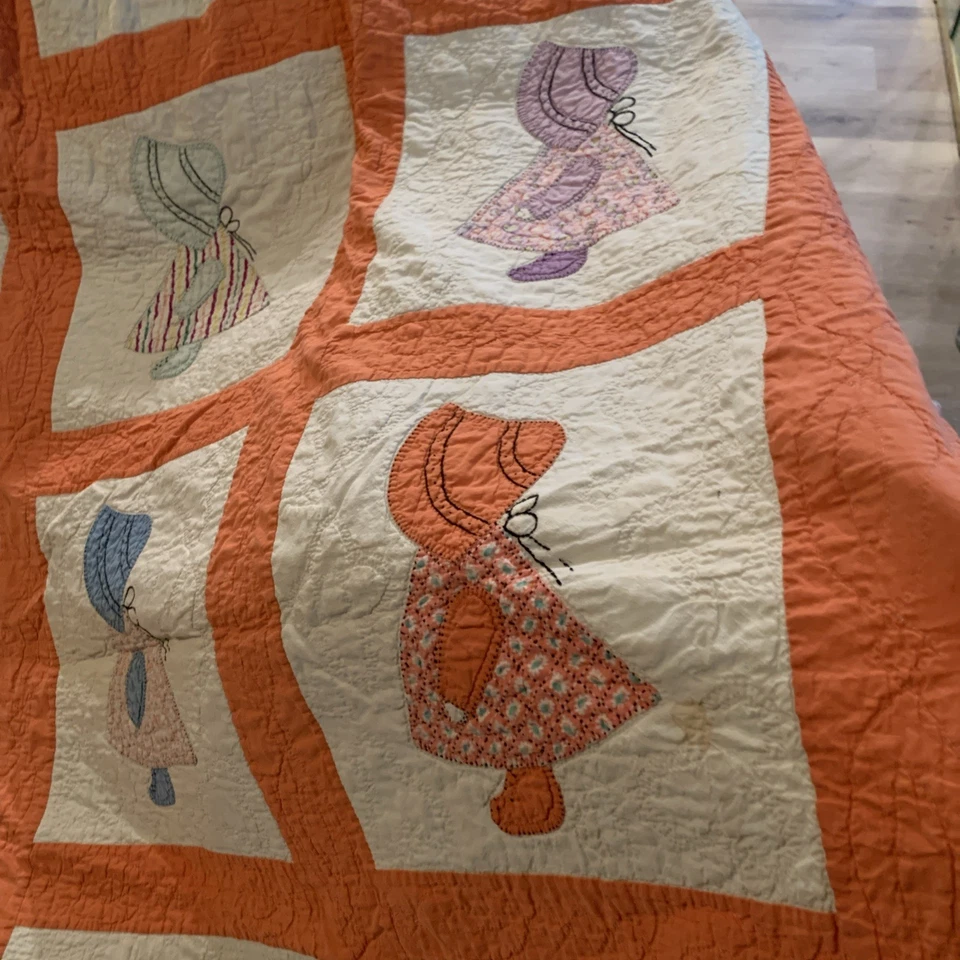 Antique Sunbonnet Baby Quilt with 20 Finished Embroidery Blocks Hand Stitched - Image 4 of 4