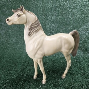 Rare Vtg Breyer Hartland Horse #8001 Glossy White Alabaster 9” Arabian Stallion