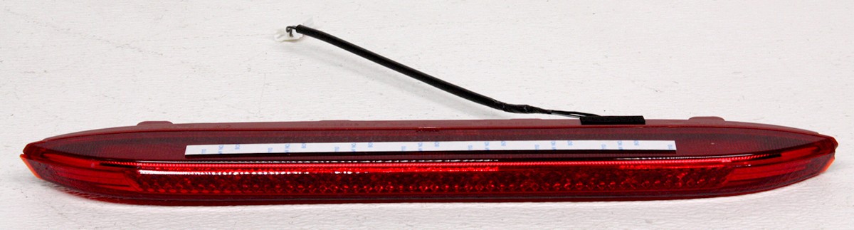 OEM Hyundai Santa Fe High Mounted Stop Lamp 92700-S1000 Lens Chip