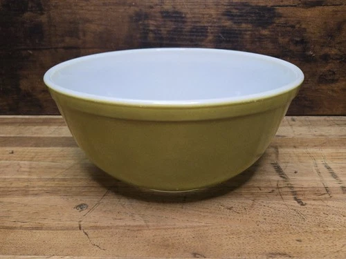 Pyrex  #403 -  Alvocado Olive Green Nesting Mixing Bowl - 2 1/2 QT