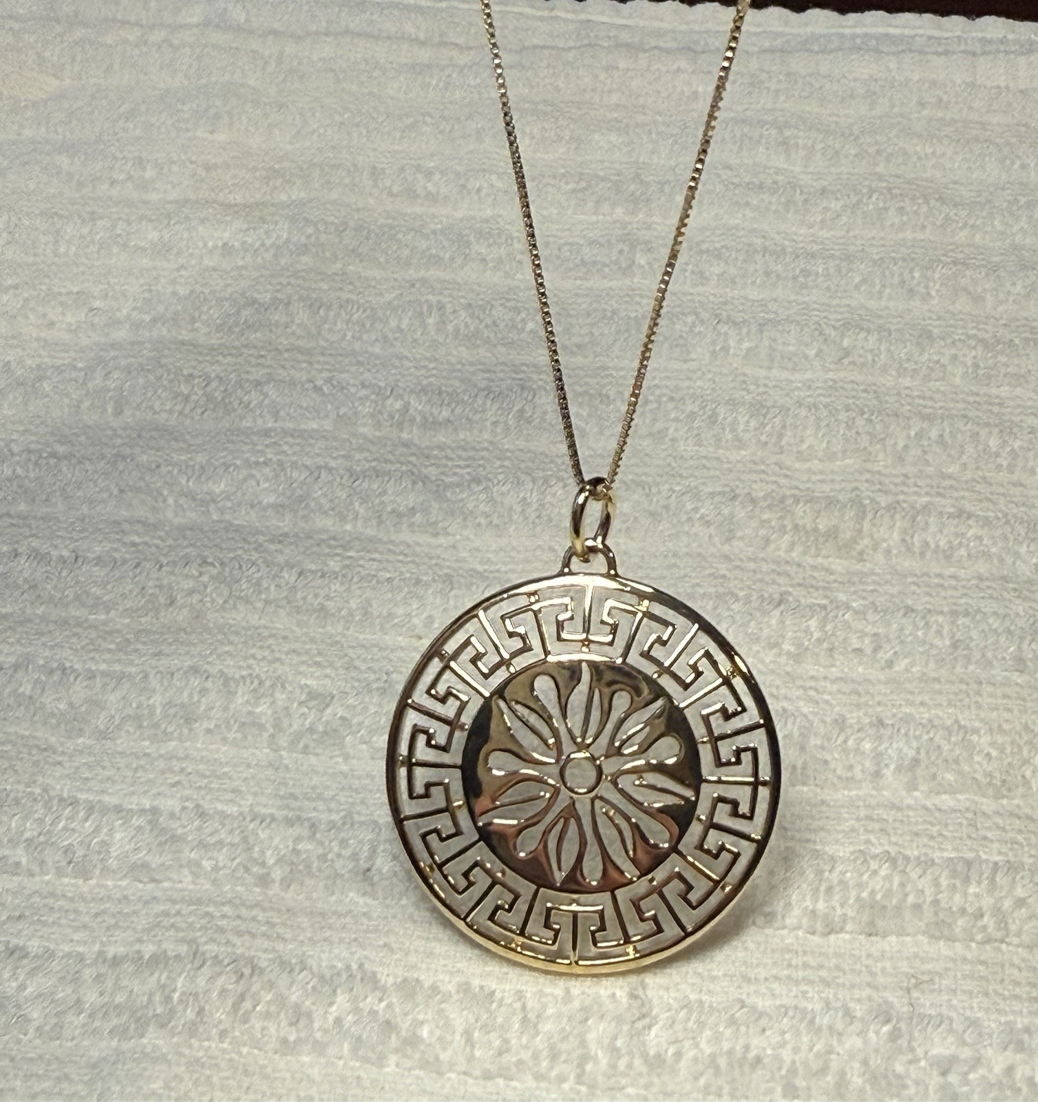 Ross Simons 925 SS/Gold Vermeil Greek Key Flower Pendant w/ 18” Chain