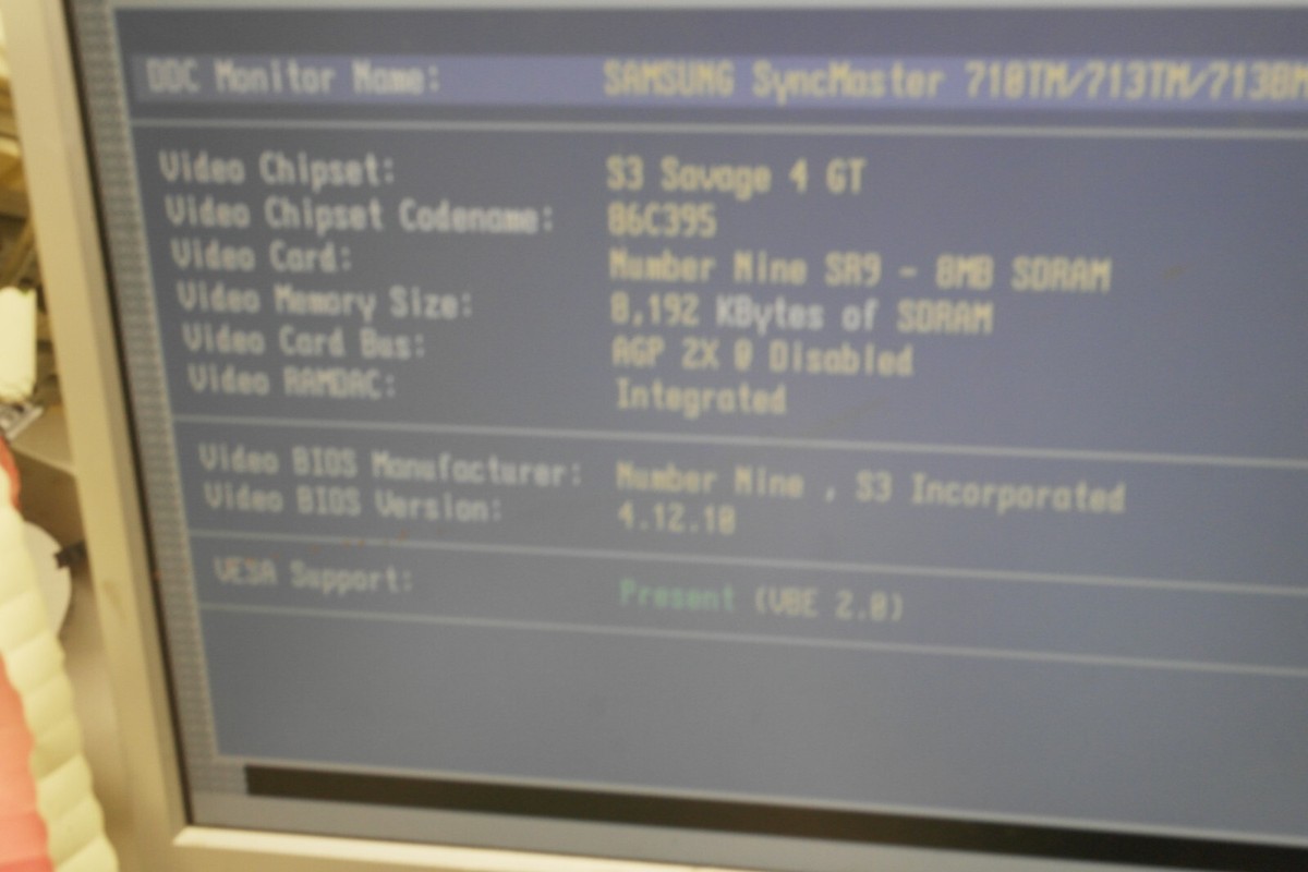 メモリー ワークステーション向け Number Nine 01-338120 S3 Savage4 Lt 8MB 3.3V AGP VGA Graphic Card