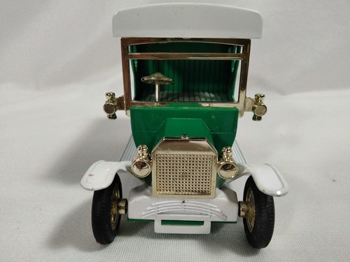 Golden Wheels Fuller Brush Company Die Cast Truck Coin Bank. No Box or Key - Picture 2 of 9