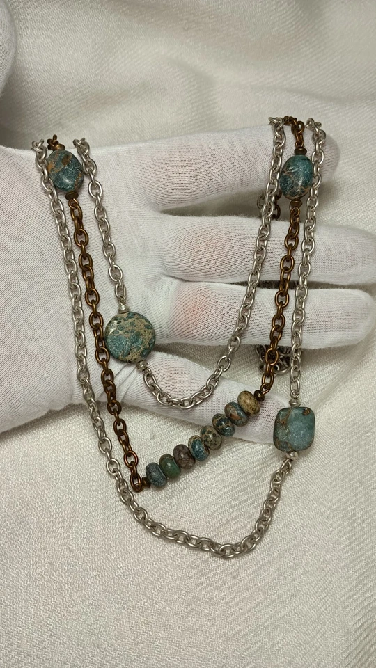 Collar Estación Turquesa Marjorie Baer SF Multi Cadena Tono Plata y Latón Foto 4 de 4