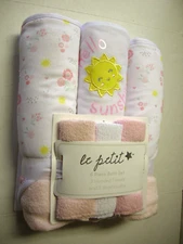 Le Petit 6 Piece Bath Set (3 Hooded Towels & 3 Washcloths), Hearts & Koala Print