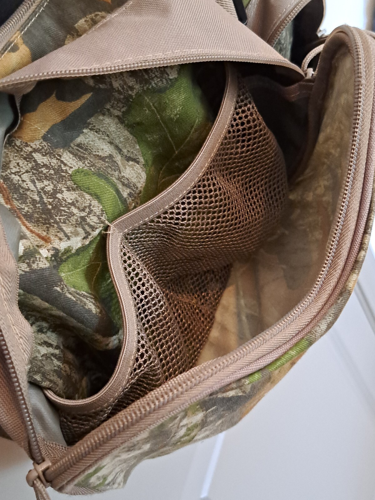 Cabelas Beard Buster Turkey Hunt Vest. Mossy Oak Obsession. One Size