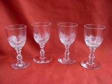 BACCARAT,4 VERRES A LIQUEUR,MODELE JEUX D'ORGUE BISEAUX COUPES,PIED TAILLE,1907.