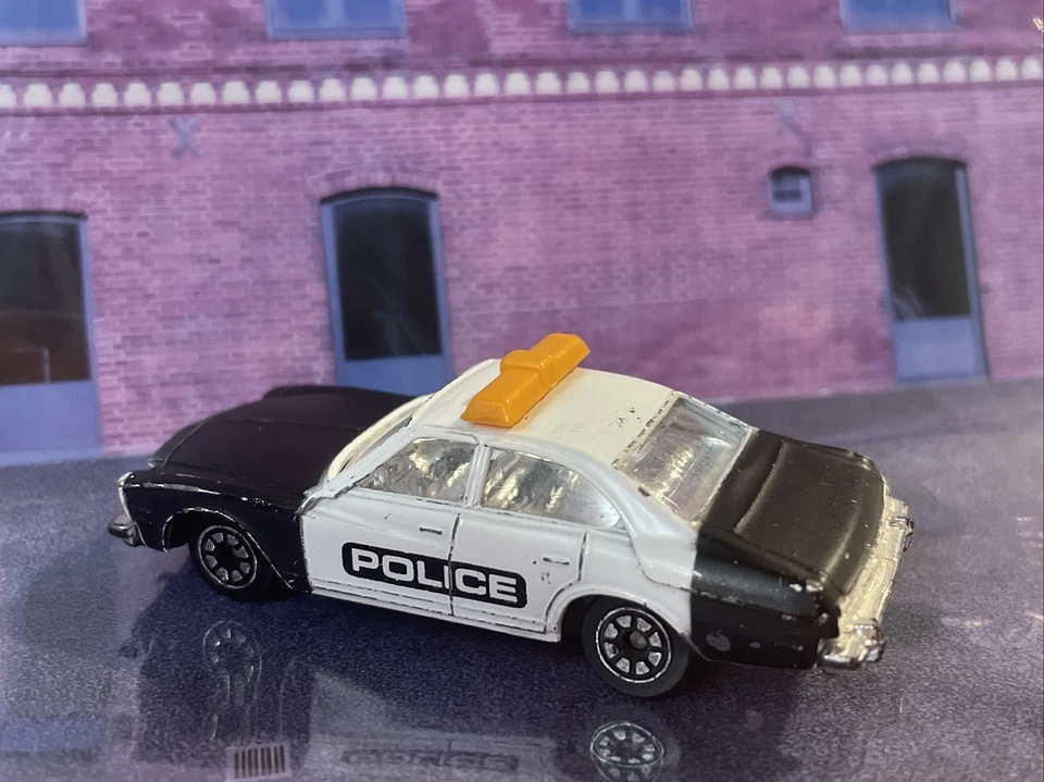 Corgi Buick Regal Police Car Orange Lights Silver Interior Rare ! - Image 4 of 4